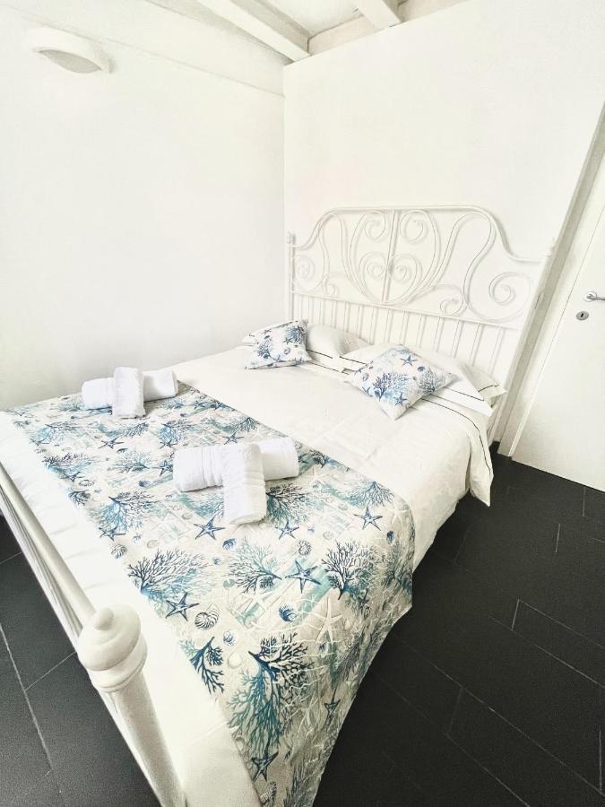 شقة Cozy Loft Marina View سافونا المظهر الخارجي الصورة