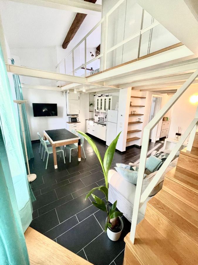 شقة Cozy Loft Marina View سافونا المظهر الخارجي الصورة